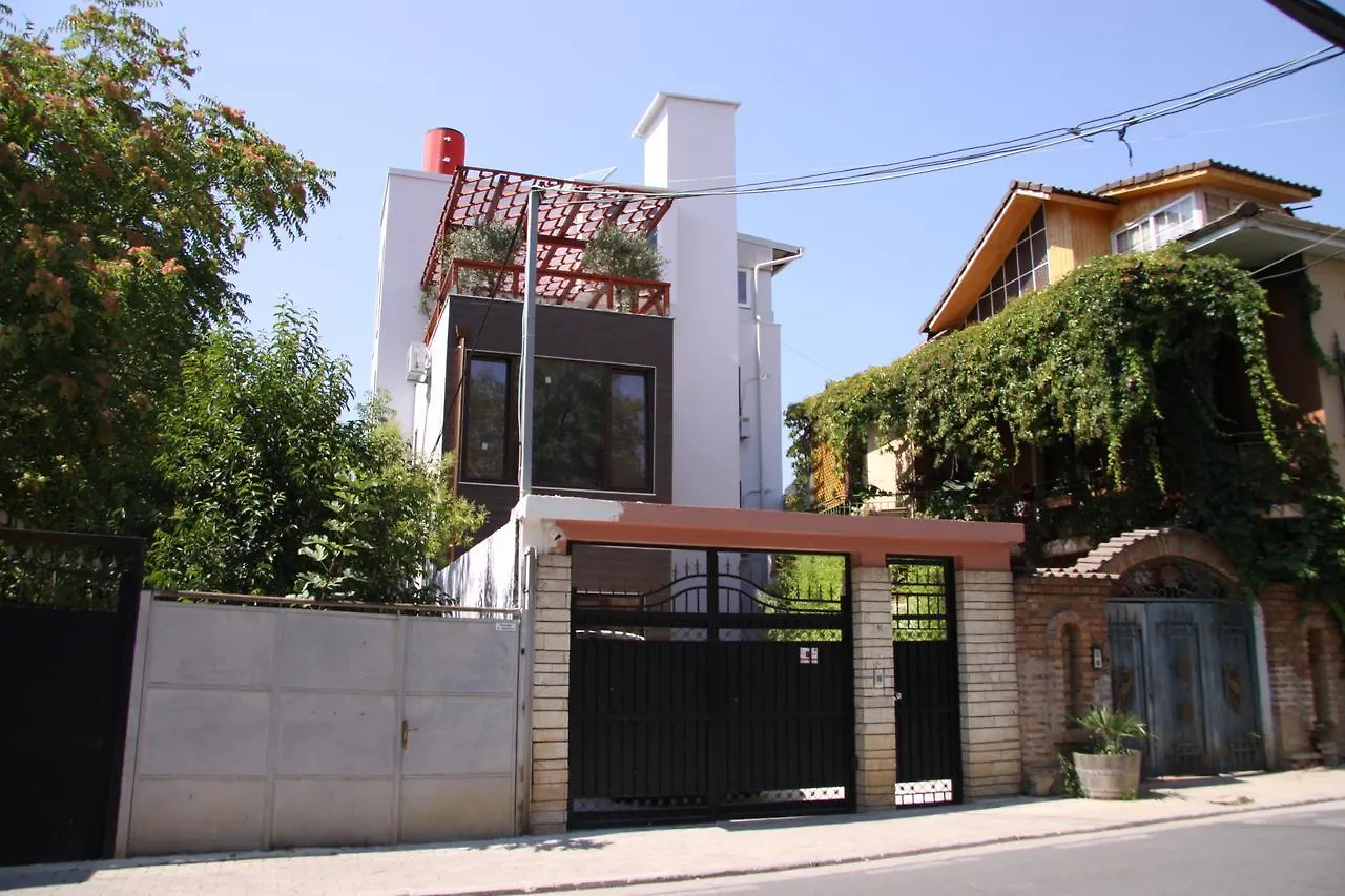 Art Hostel Τίρανα
